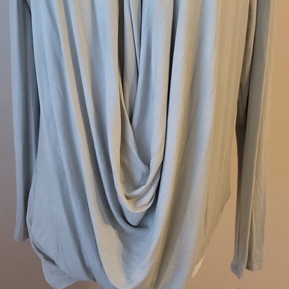 Fashion nova cowl hearted long sleeve size small - Picture 2 of 7